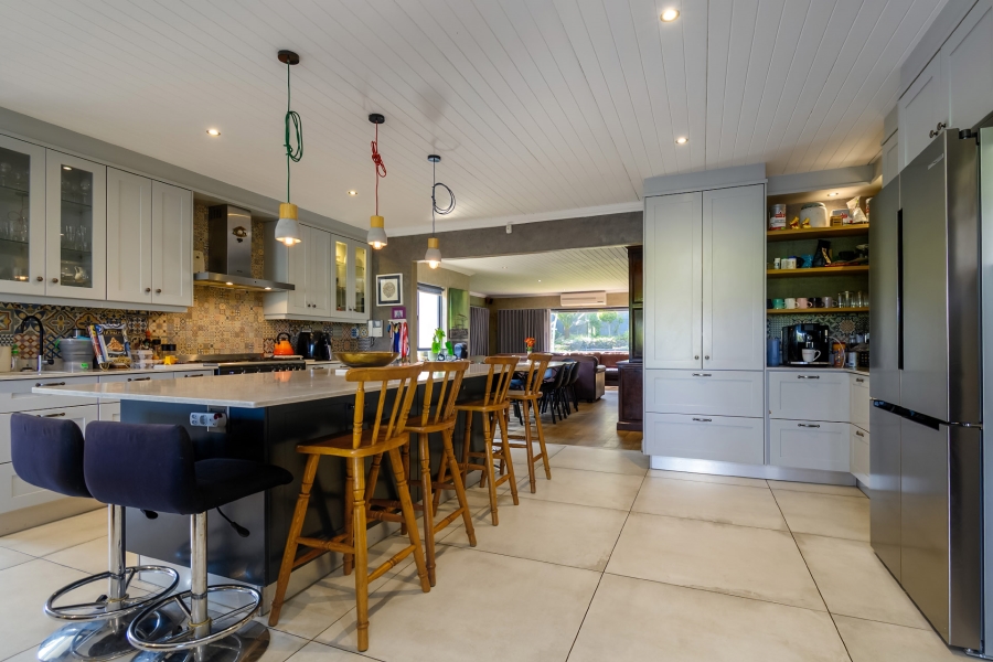 6 Bedroom Property for Sale in Kenridge Heights Western Cape